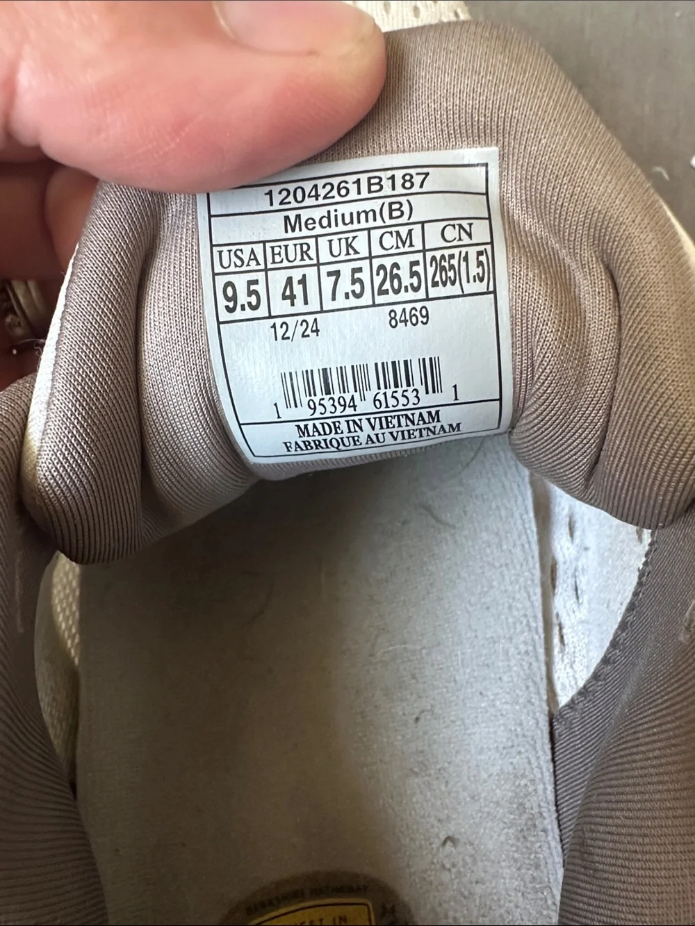 Brooks Adrenaline GTS 24 Women’s Running Shoes in White and Taupe